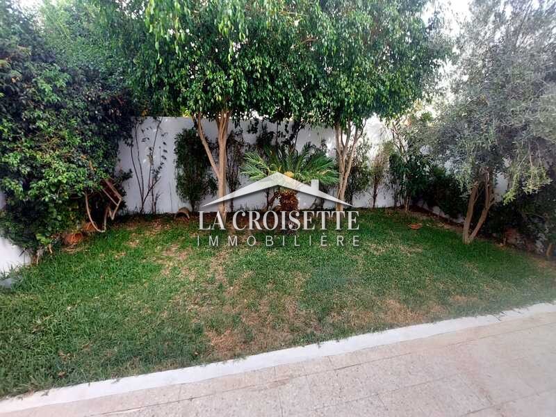 Duplex S+4 avec jardin à La Marsa 